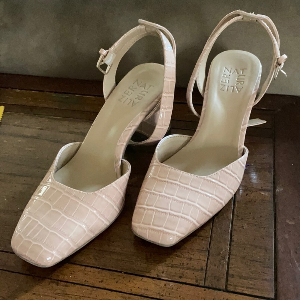Worn once for a wedding. Super comfy, danced all night in these.